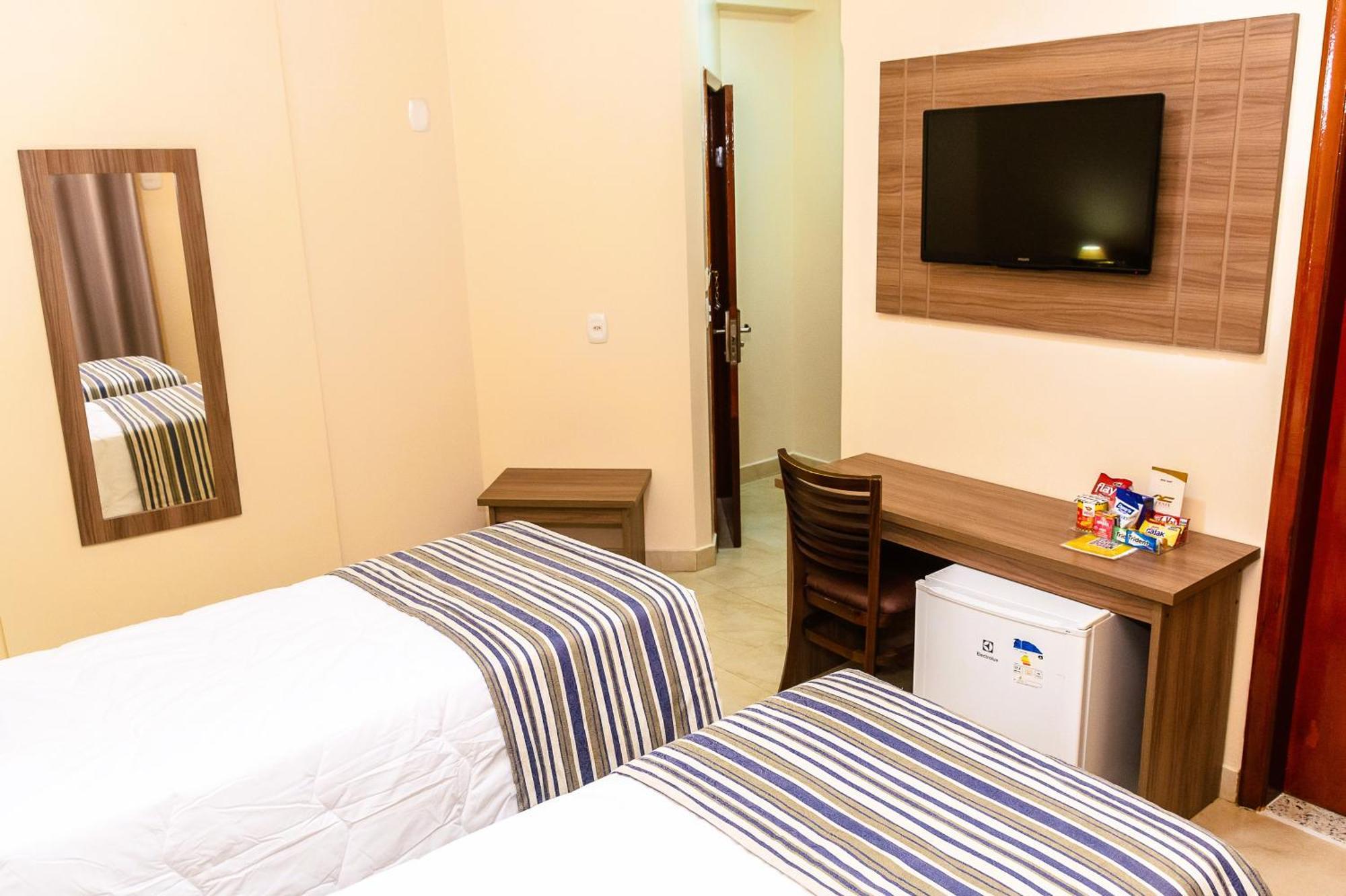 Fenix Hotel Pouso Alegre Zewnętrze zdjęcie